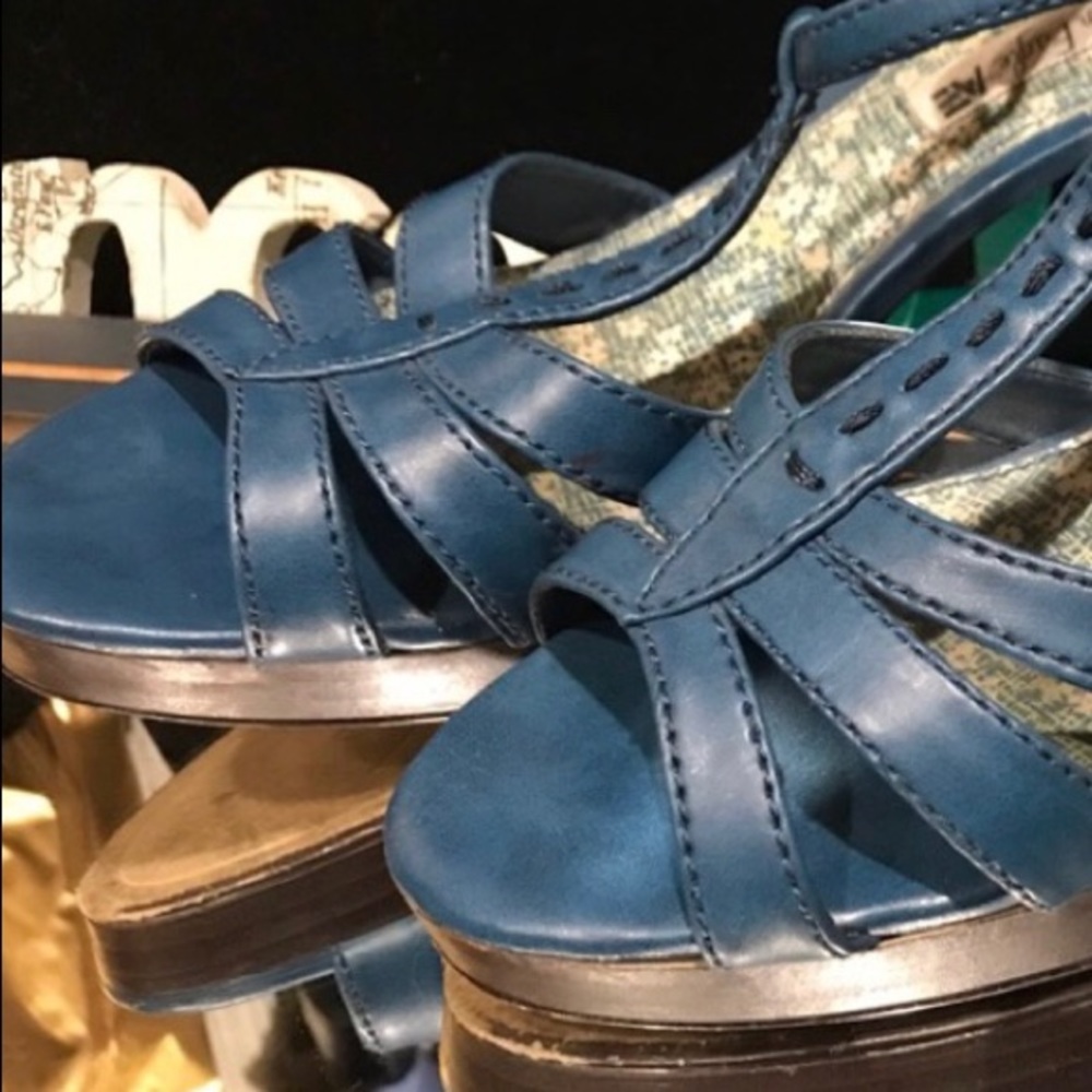 $$ Blue Ankle strap chunky heels. WORN 1x